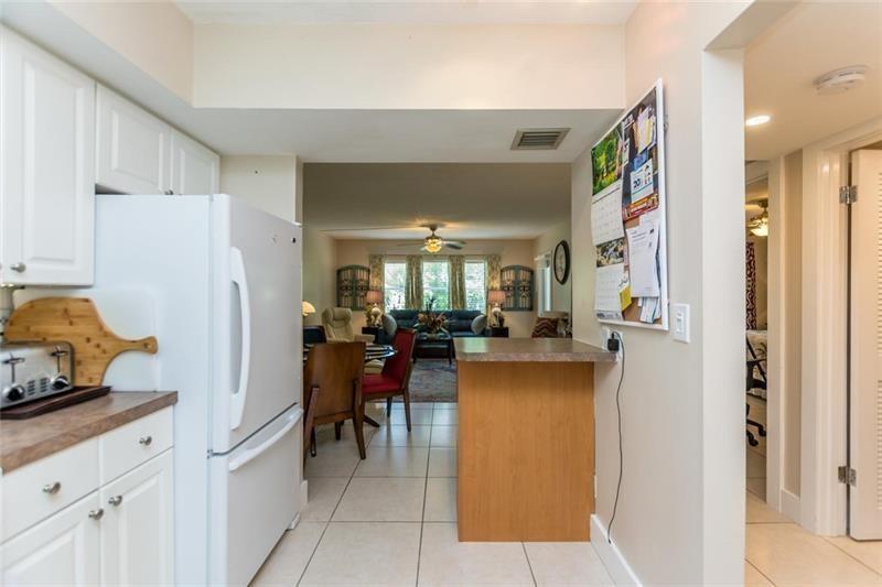 Image 10 of 48 For 1839 Middle River Dr  204