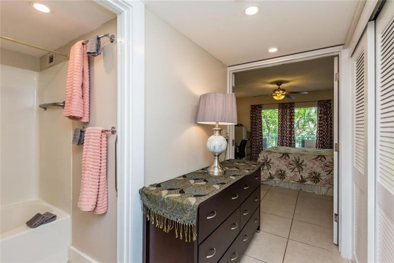 Image 31 of 48 For 1839 Middle River Dr  204