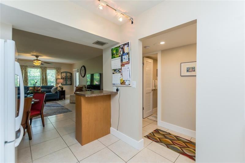 Image 9 of 48 For 1839 Middle River Dr  204