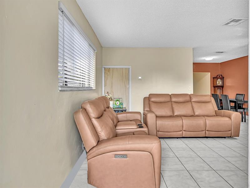 Image 15 of 48 For 5561 6th Ct  