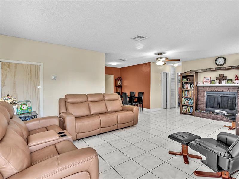 Image 16 of 48 For 5561 6th Ct  