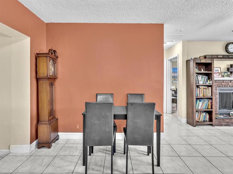 Image 28 of 48 For 5561 6th Ct  