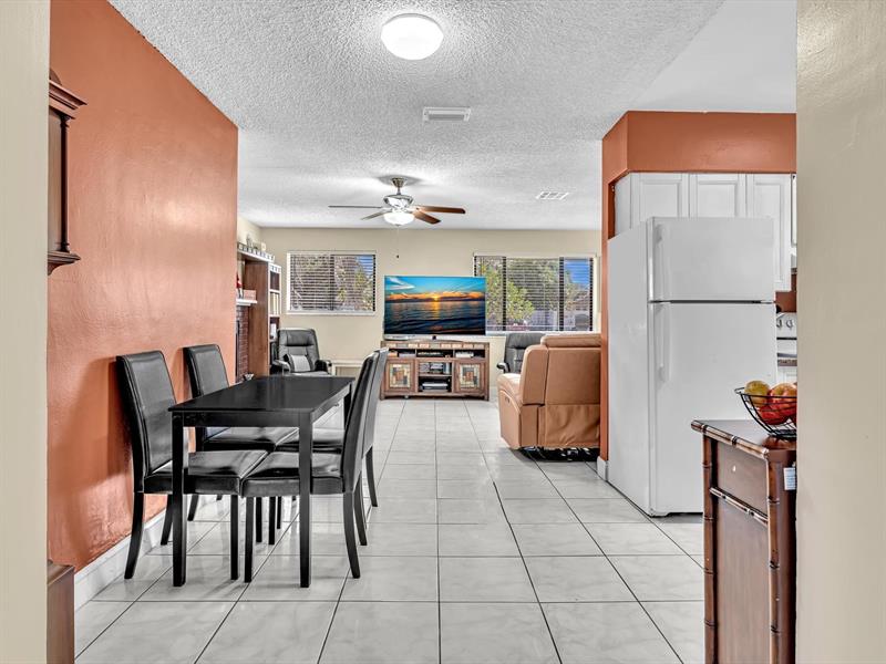 Image 29 of 48 For 5561 6th Ct  