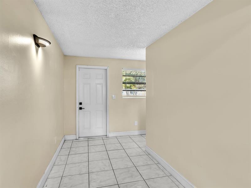Image 30 of 48 For 5561 6th Ct  