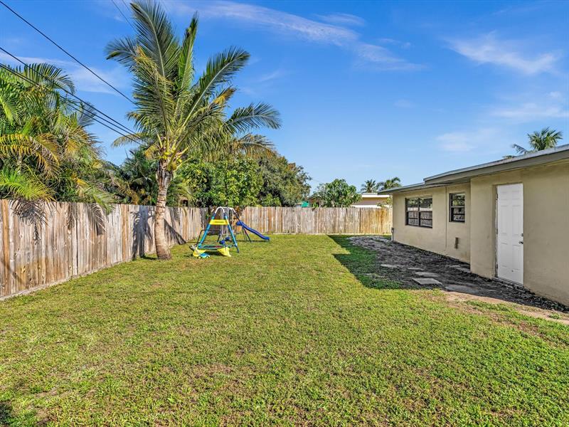 Image 36 of 48 For 5561 6th Ct  