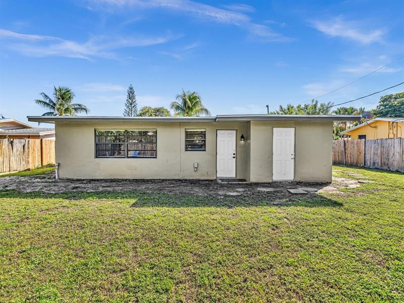 Image 37 of 48 For 5561 6th Ct  