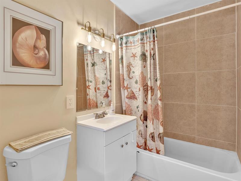 Image 7 of 48 For 5561 6th Ct  