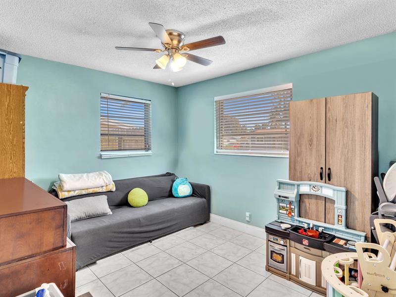 Image 8 of 48 For 5561 6th Ct  