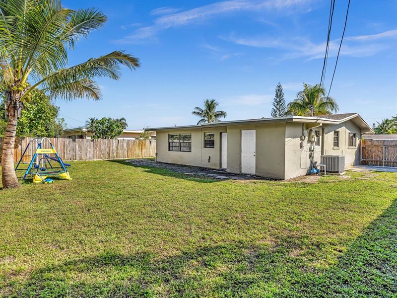 Image 9 of 48 For 5561 6th Ct  