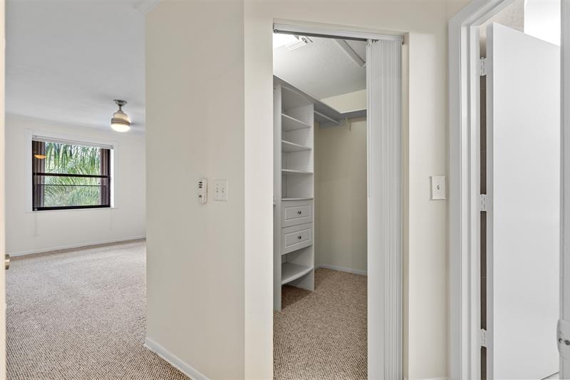 Image 14 of 47 For 4250 30th St  358