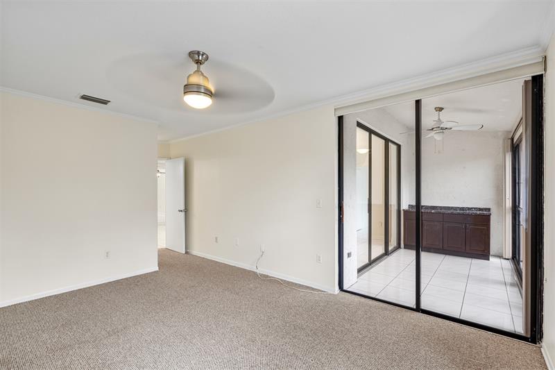 Image 17 of 47 For 4250 30th St  358