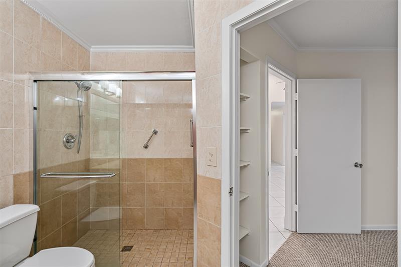 Image 18 of 47 For 4250 30th St  358
