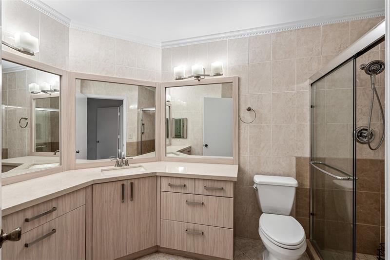 Image 22 of 47 For 4250 30th St  358