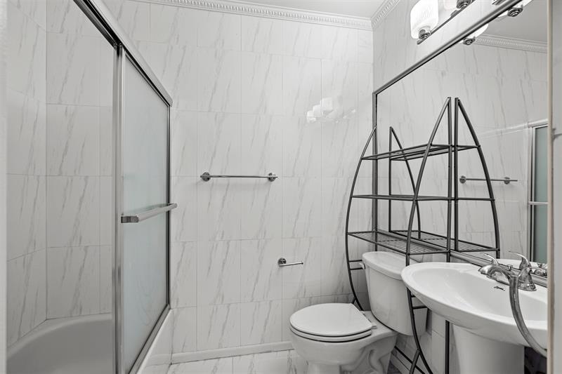 Image 26 of 47 For 4250 30th St  358