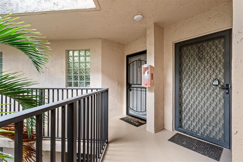 Image 8 of 47 For 4250 30th St  358