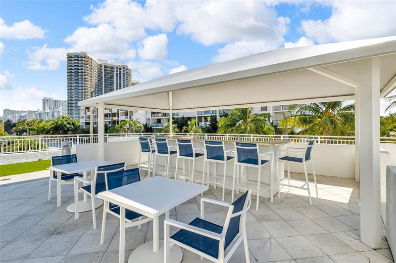 Image 11 of 48 For 3015 Ocean Blvd  9c