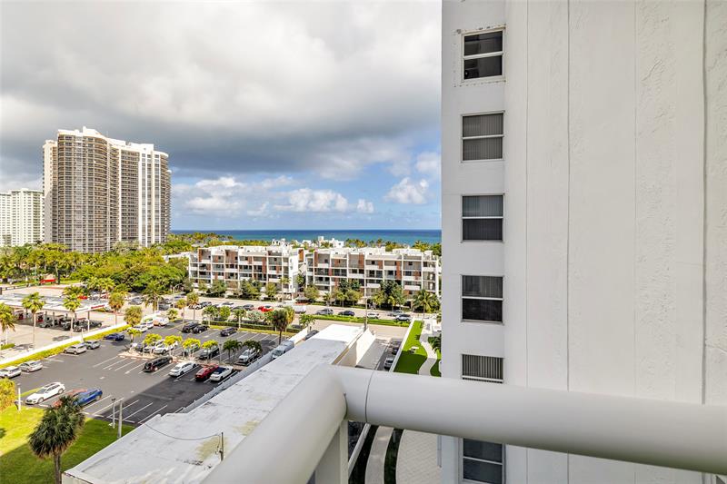 Image 19 of 48 For 3015 Ocean Blvd  9c