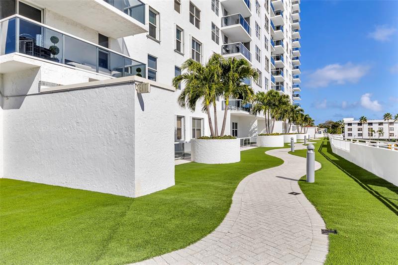 Image 37 of 48 For 3015 Ocean Blvd  9c