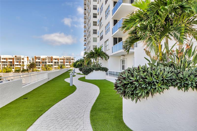 Image 38 of 48 For 3015 Ocean Blvd  9c