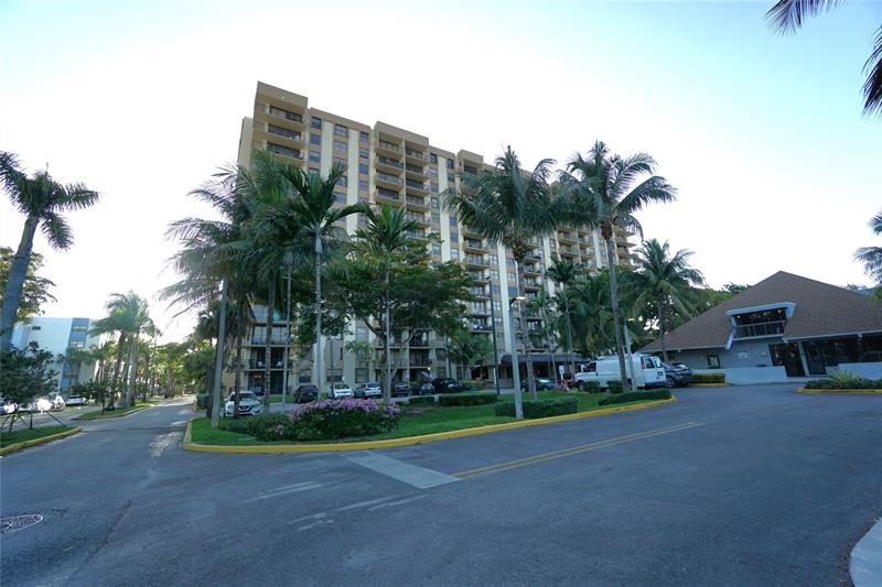 Image 4 of 40 For 1470 123rd St  1104