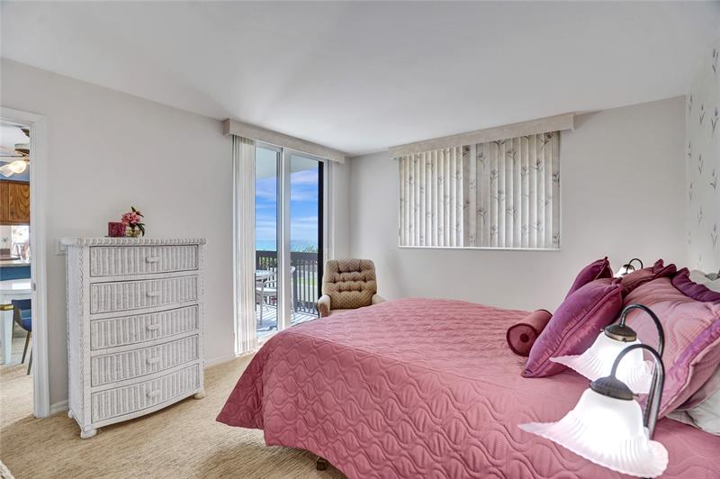 Image 23 of 38 For 812 Ocean Blvd  #205