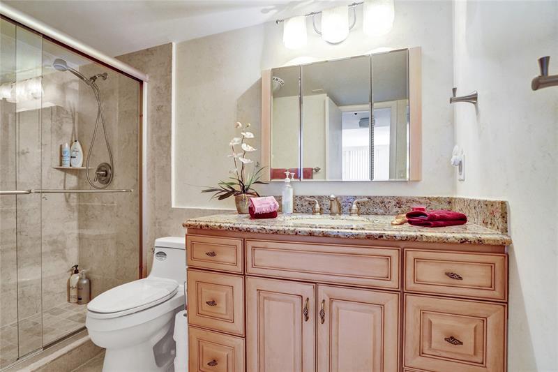 Image 24 of 38 For 812 Ocean Blvd  #205