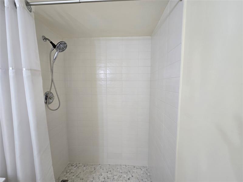 Image 16 of 18 For 7610 1st St  203