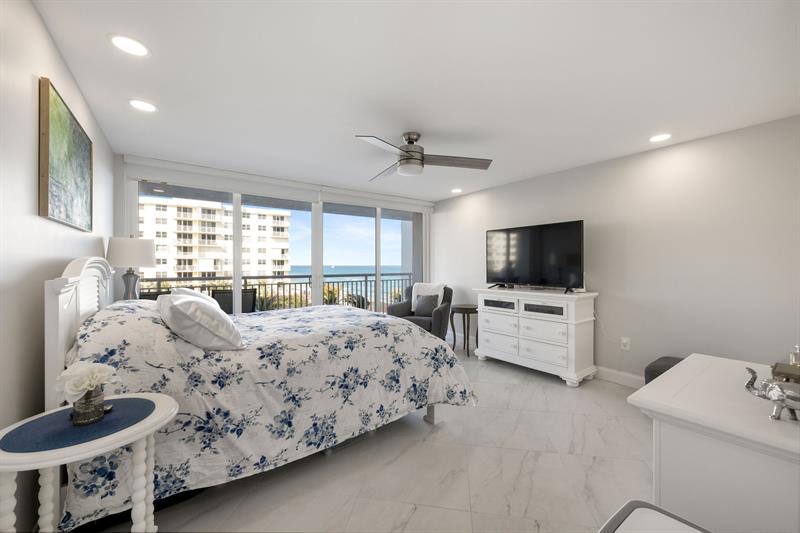 Image 17 of 35 For 3546 Ocean Blvd  5-527