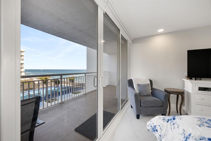 Image 18 of 35 For 3546 Ocean Blvd  5-527