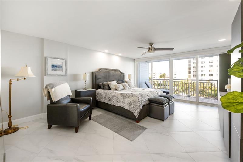 Image 22 of 35 For 3546 Ocean Blvd  5-527