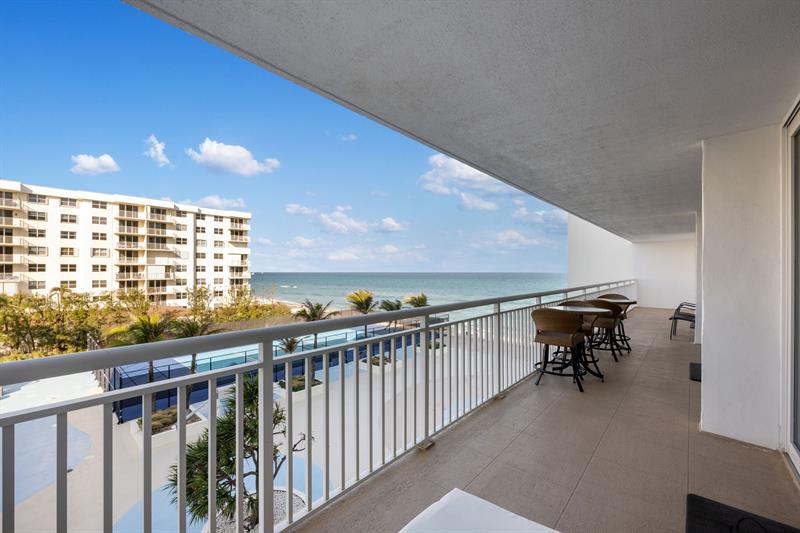 Image 27 of 35 For 3546 Ocean Blvd  5-527