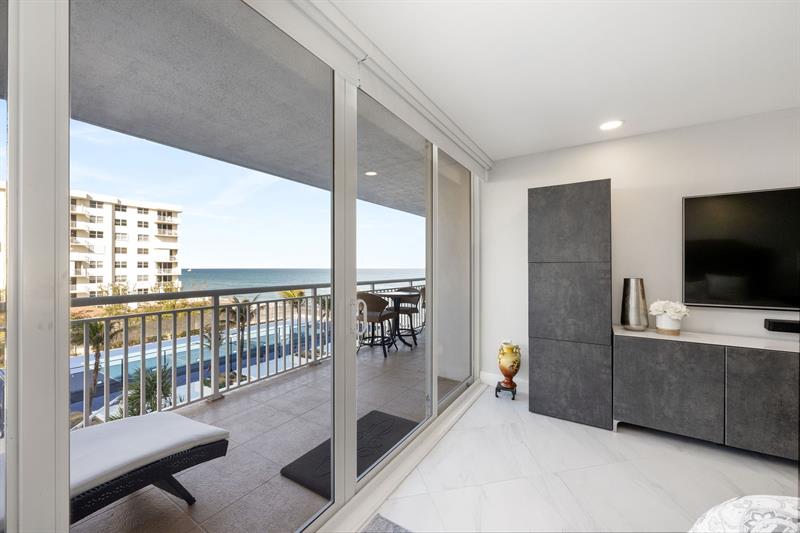 Image 3 of 35 For 3546 Ocean Blvd  5-527