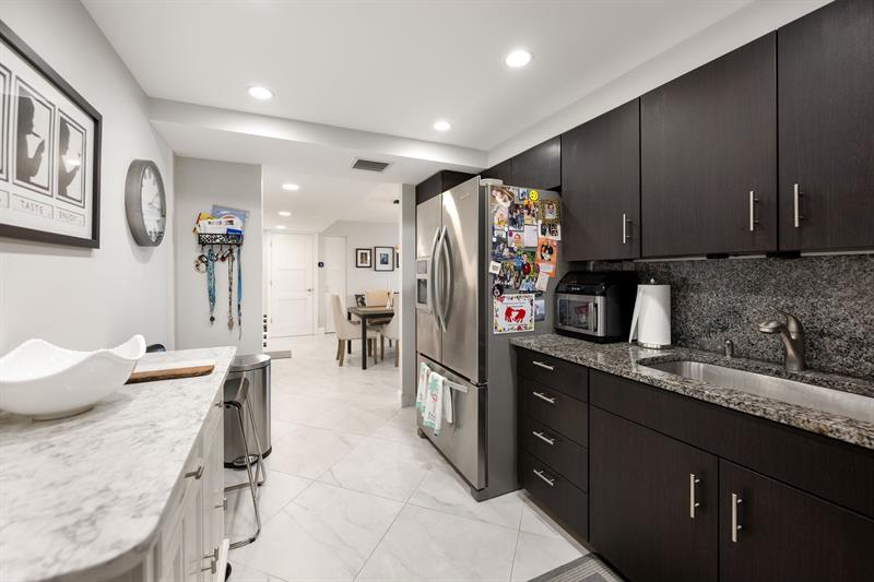 Image 9 of 35 For 3546 Ocean Blvd  5-527