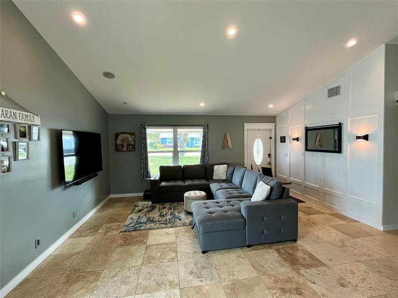 Image 6 of 24 For 7555 Crane Street