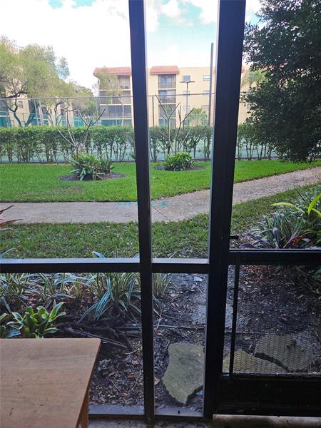 Image 21 of 30 For 10401 Broward Blvd  102
