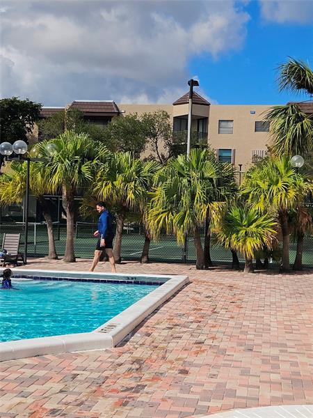 Image 25 of 30 For 10401 Broward Blvd  102
