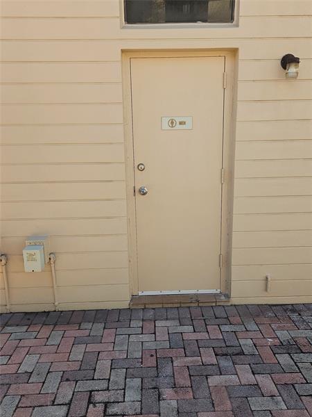 Image 28 of 30 For 10401 Broward Blvd  102