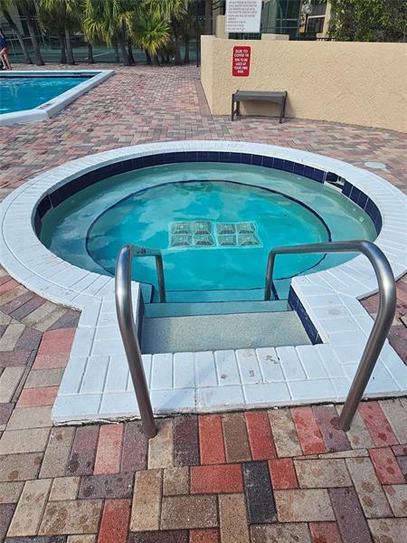 Image 5 of 30 For 10401 Broward Blvd  102
