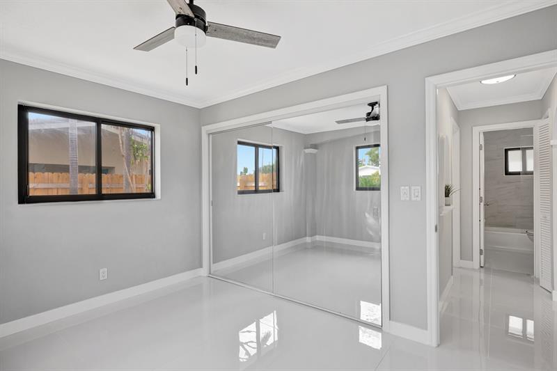 Image 30 of 41 For 1310 42nd St