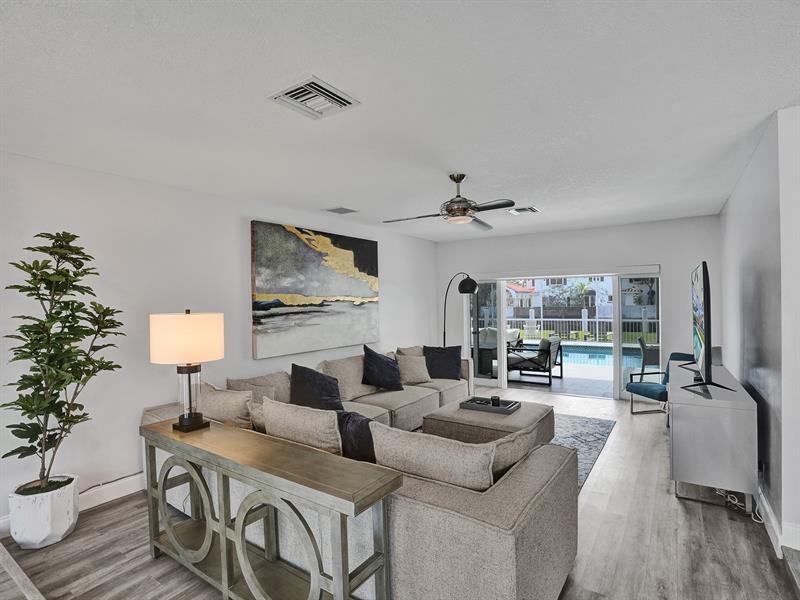Image 10 of 52 For 2830 60th St