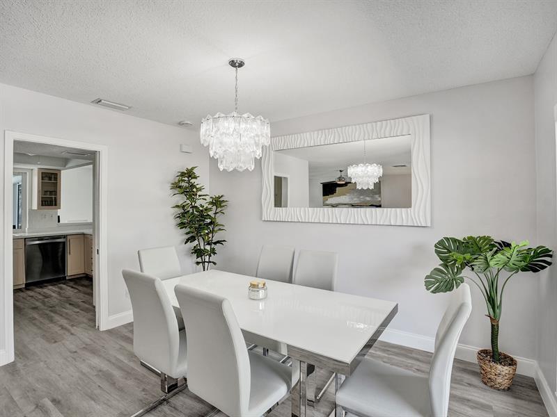 Image 12 of 52 For 2830 60th St