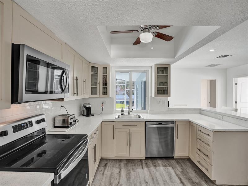 Image 15 of 52 For 2830 60th St