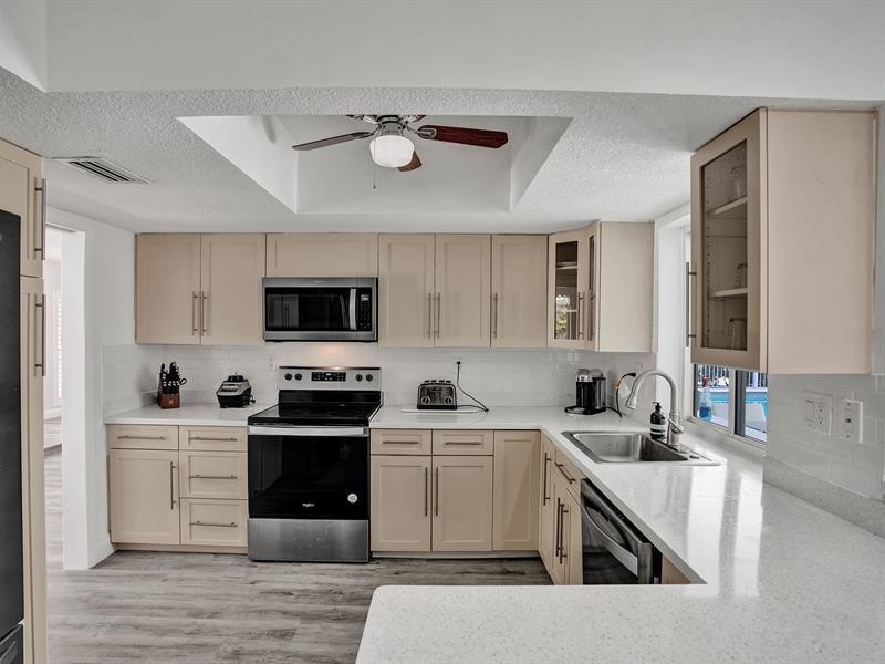 Image 17 of 52 For 2830 60th St