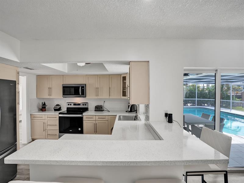 Image 18 of 52 For 2830 60th St