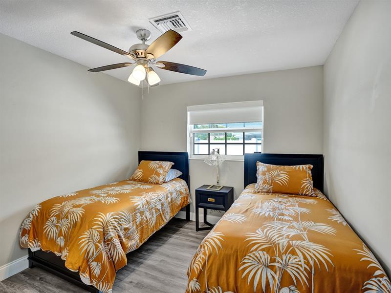 Image 30 of 52 For 2830 60th St