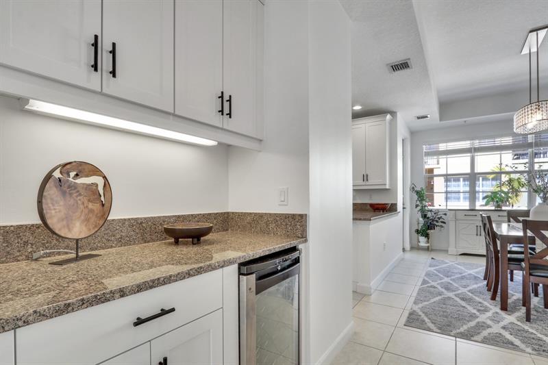 Image 11 of 44 For 2506 Gardens Pkwy