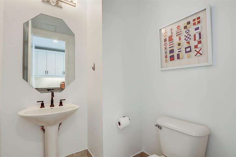 Image 18 of 44 For 2506 Gardens Pkwy