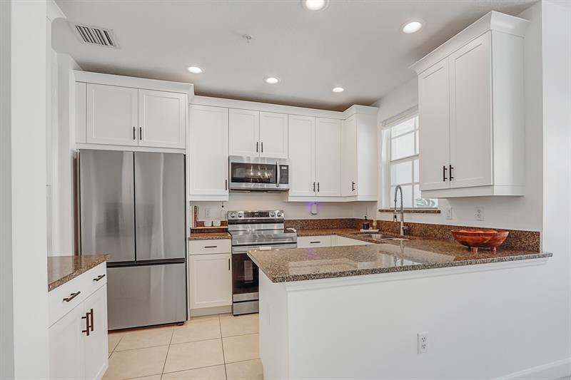 Image 23 of 44 For 2506 Gardens Pkwy