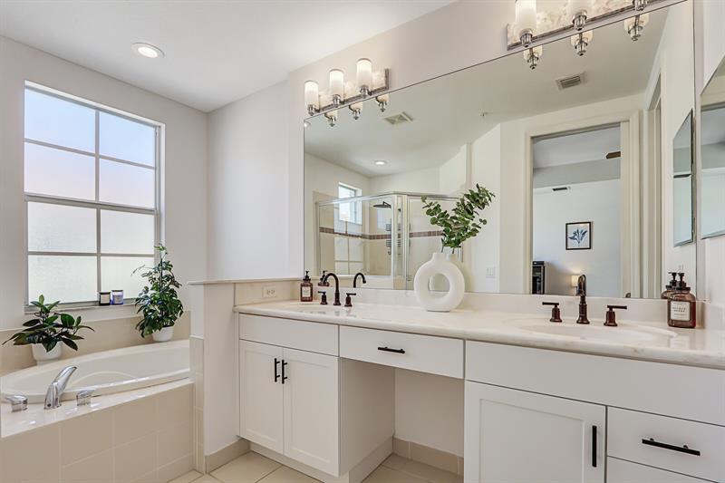 Image 35 of 44 For 2506 Gardens Pkwy