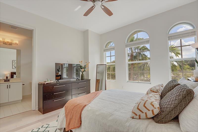 Image 41 of 44 For 2506 Gardens Pkwy